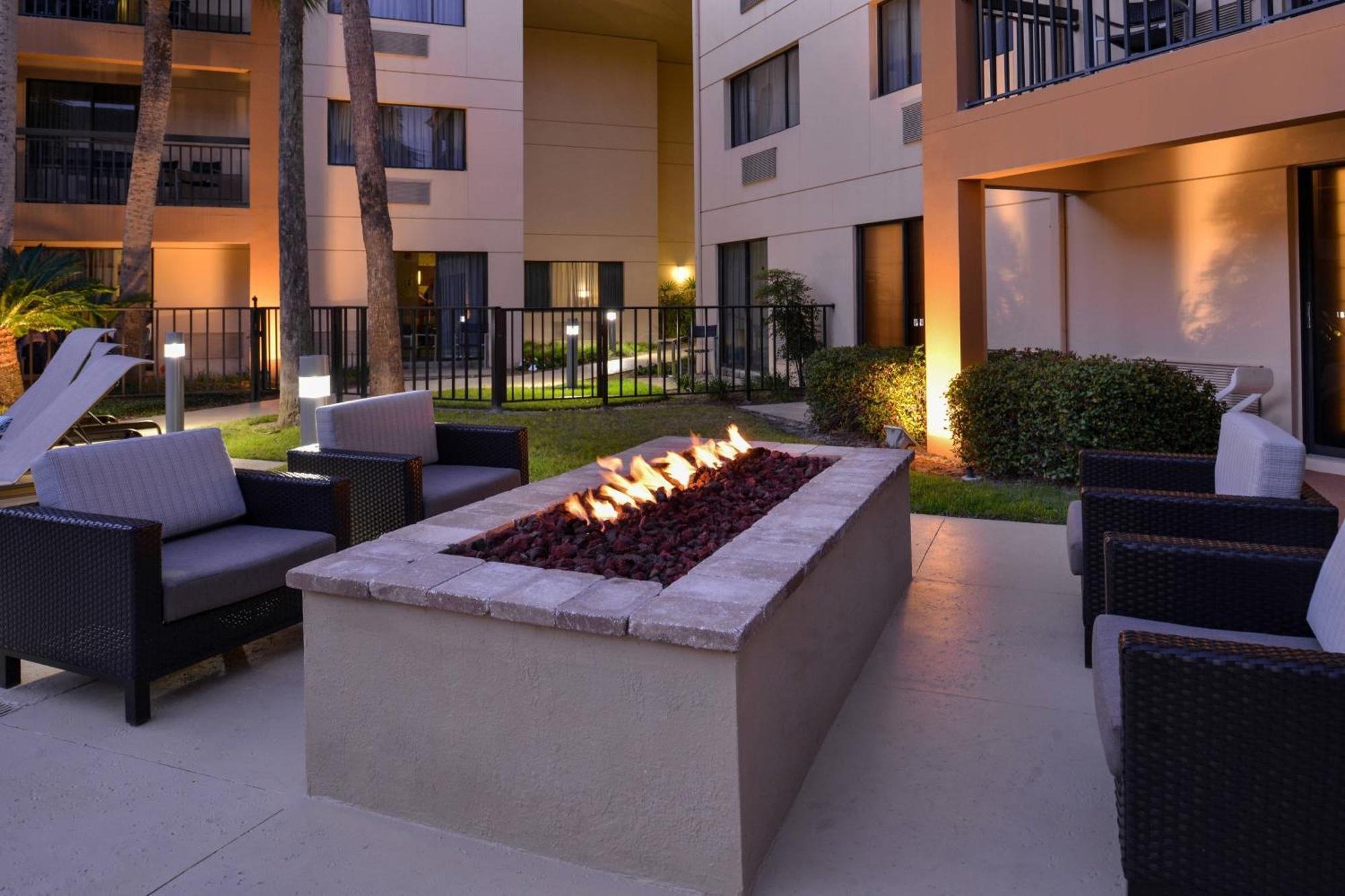 Courtyard By Marriott Ocala Hotel Exterior photo